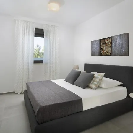 Fasana-apartment 1 By Vivi Rent Daire